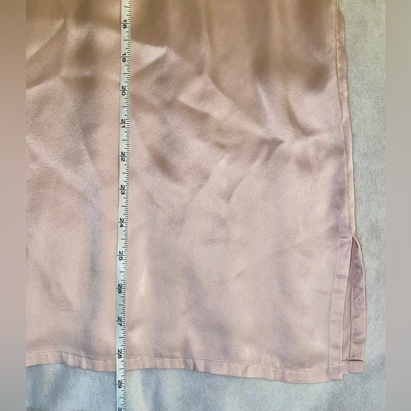 Silk Button-Up Blouse in Light Pink. 100%Silk - Picture 6 of 7